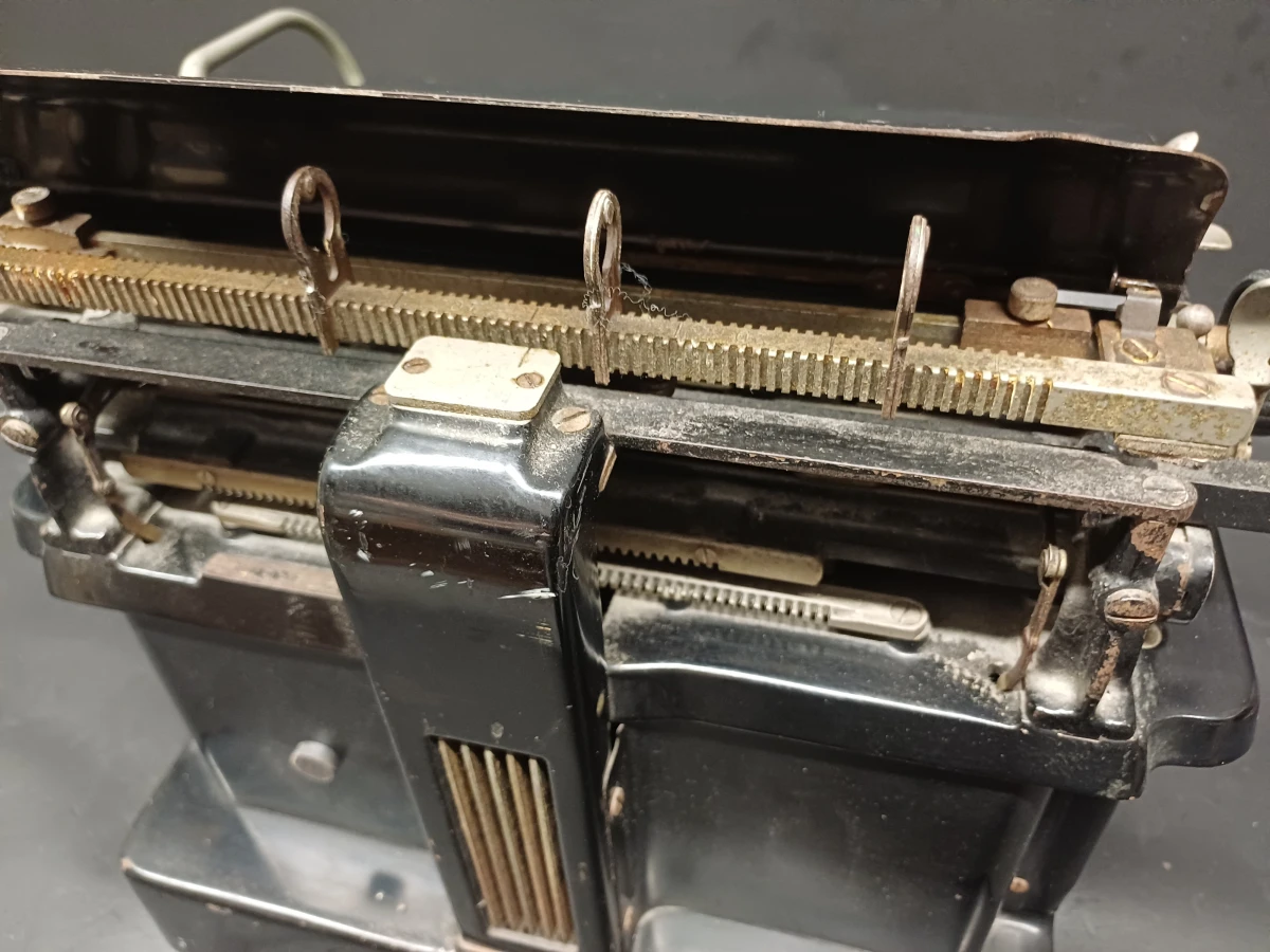 Antieke L.C. Smith & Corona typemachine - foto 13