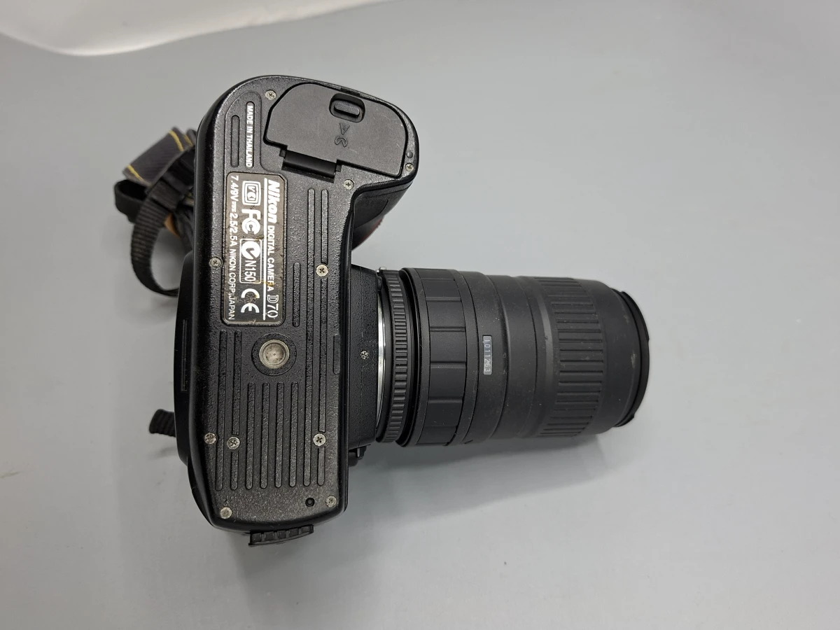 Uitgebreide Nikon D70 Spiegelreflexcamera Set met 3 Objectieven (Sigma, Tamron & Nikon) en Accessoires - foto 6