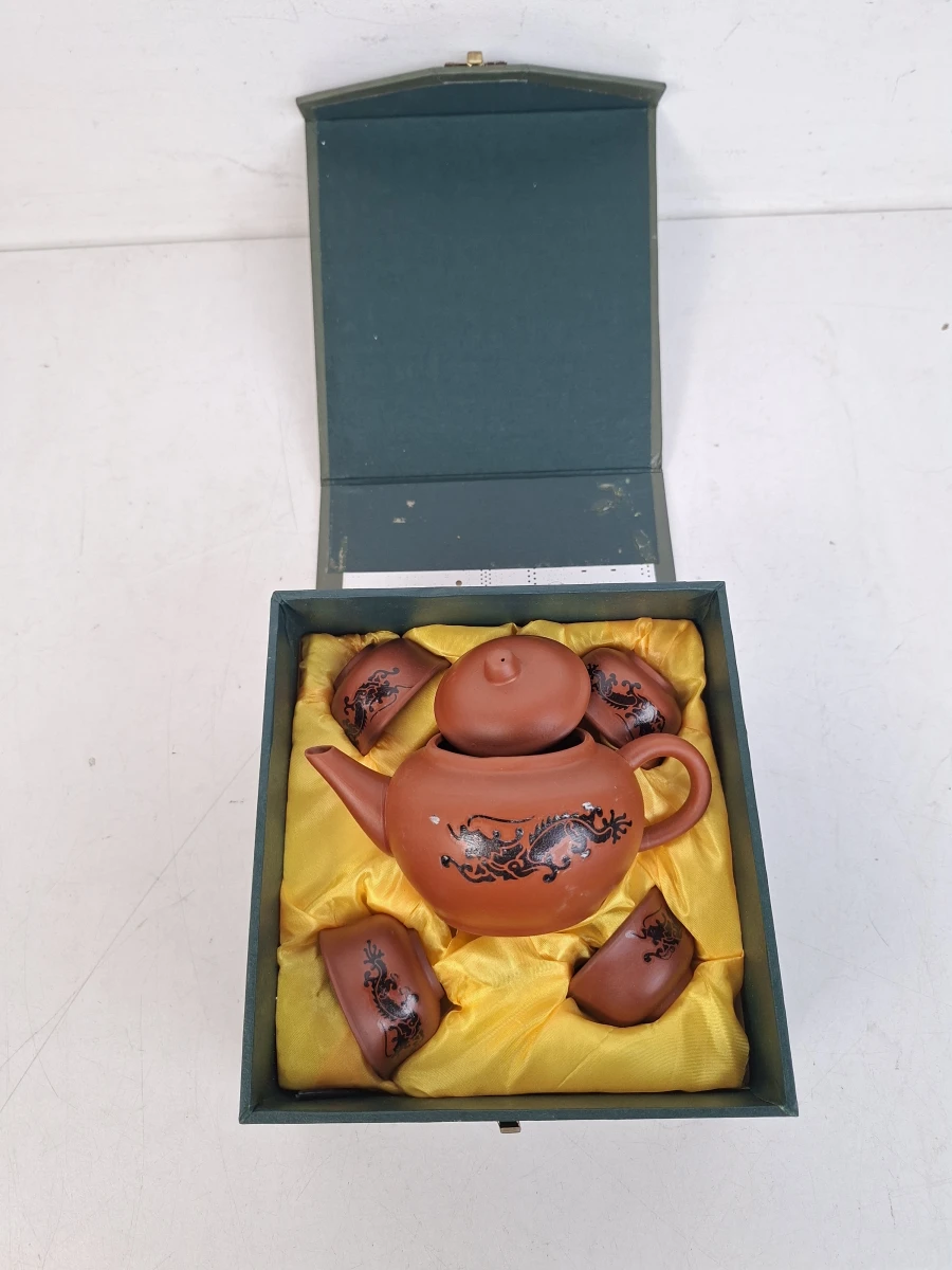 Authentieke Chinese Yixing Klei Theeset – Met 4 Kopjes in Luxe Traditionele Geschenkdoos - foto 2