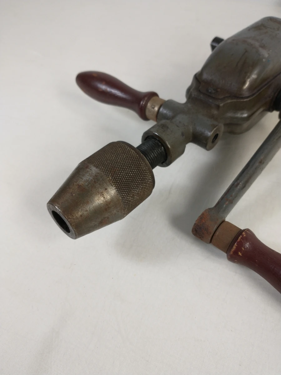 Verzameling vintage keukengerei en gereedschap, 20e eeuw - foto 15