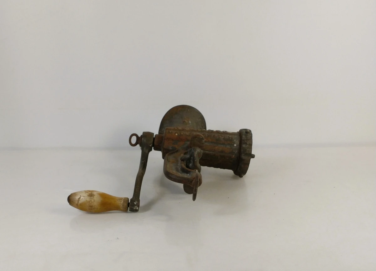 Verzameling vintage keukengerei en gereedschap, 20e eeuw - foto 4