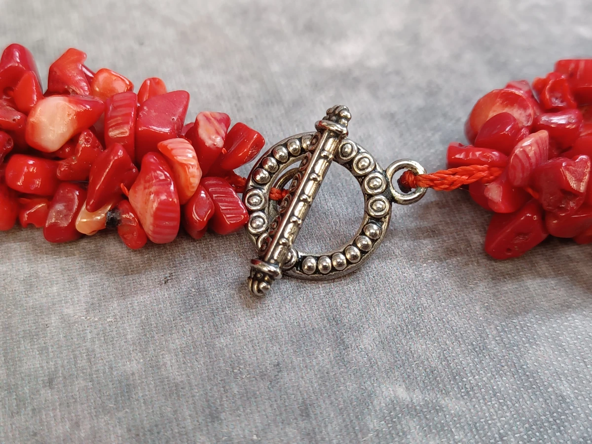 Handgemaakte ketting en armband van rode splitstenen - foto 4