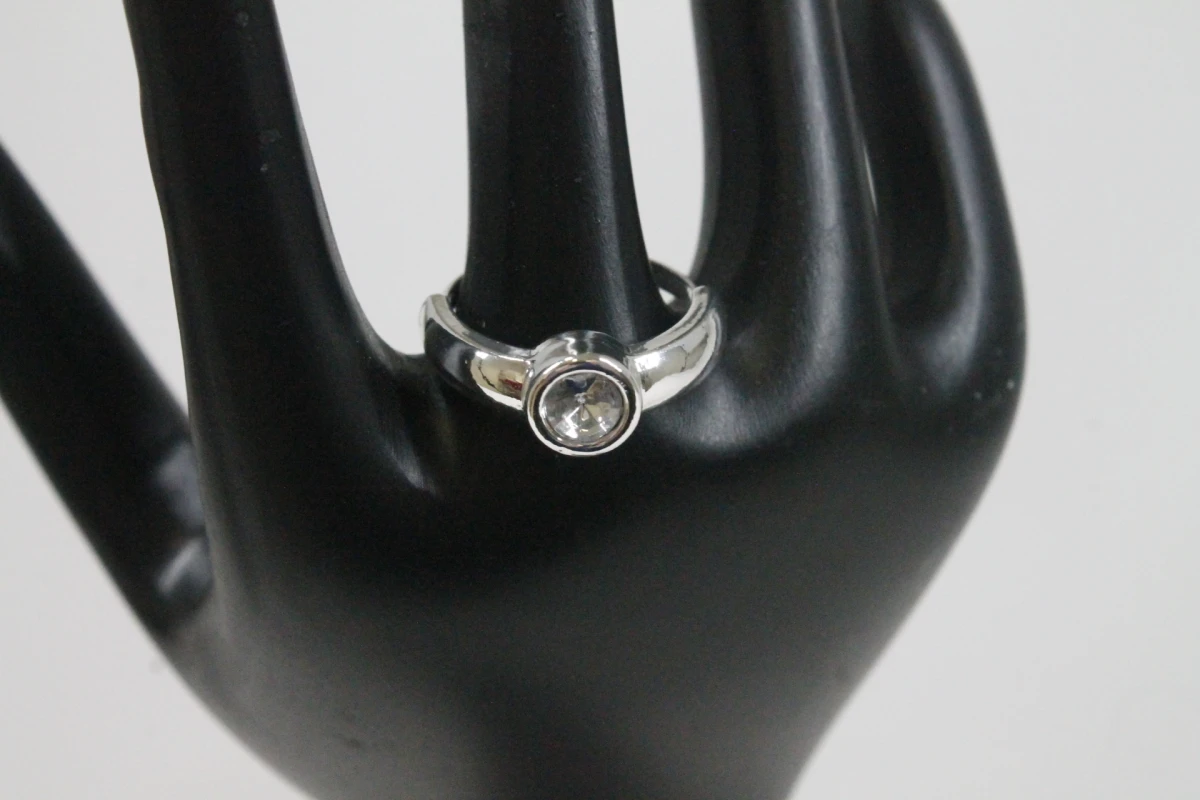 Zilverkleurige juwelenset (Ring en halsketting) - foto 4