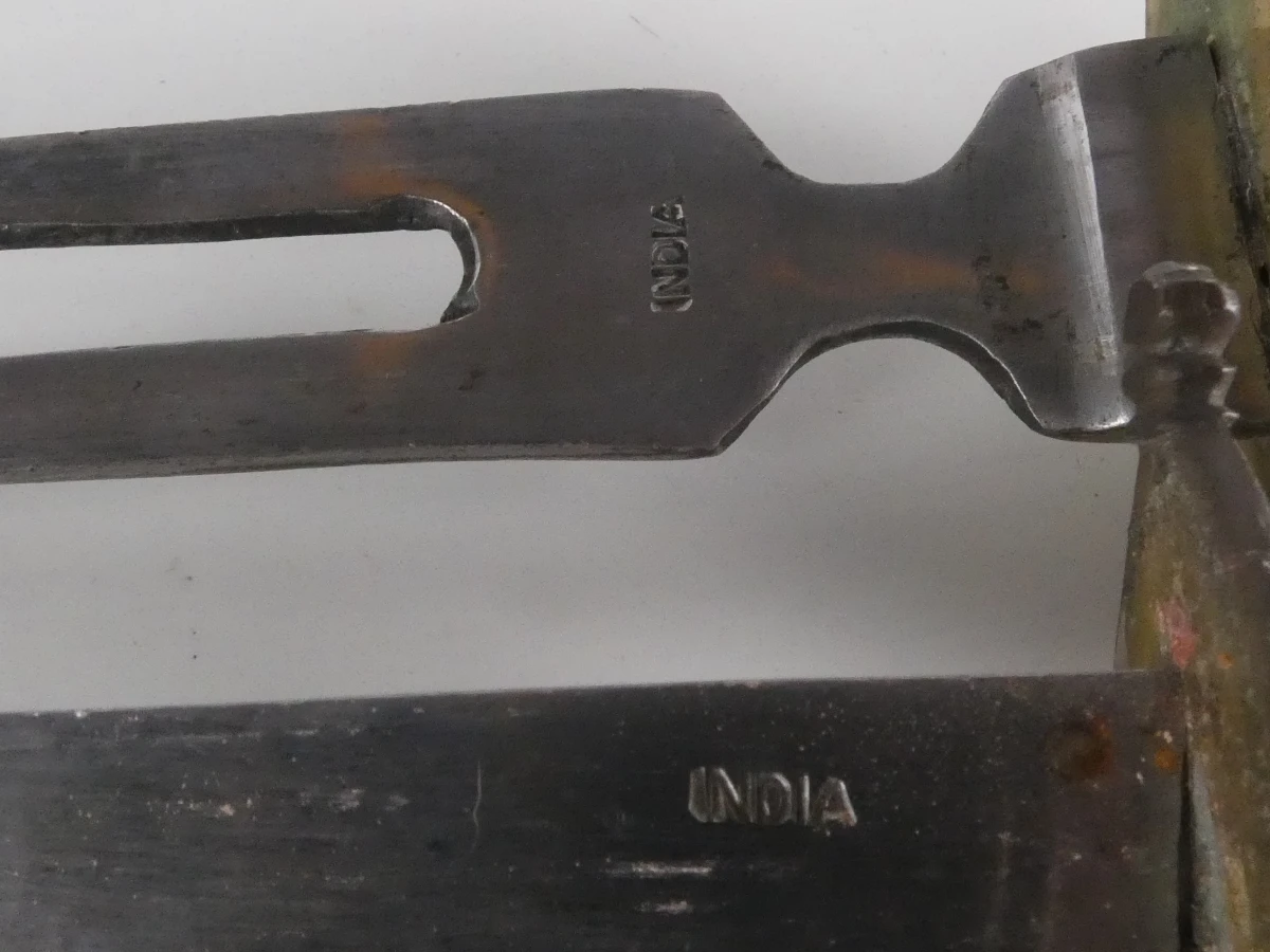 Oosterse vleesvork en -mes met souvenir kortzwaard - foto 5