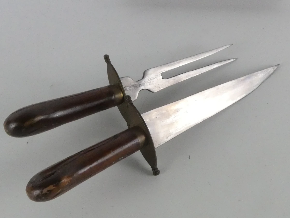 Oosterse vleesvork en -mes met souvenir kortzwaard - foto 7