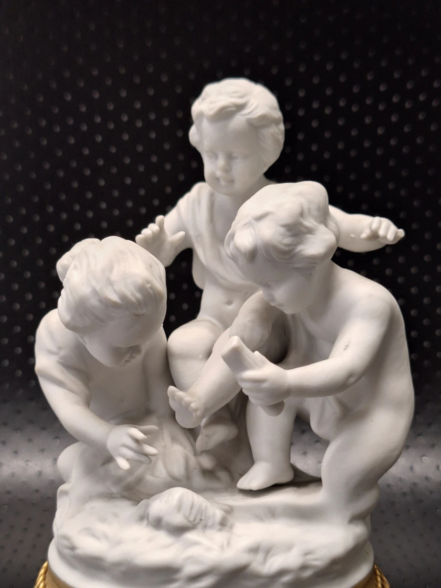 Set van twee Unterweissbach biscuit porseleinen putti beeldengroepen in Louis XV-stijl - foto 12