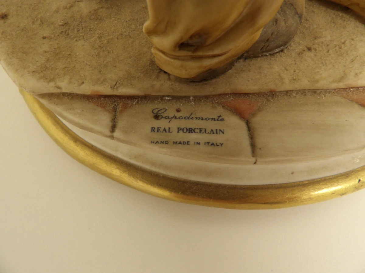 Capodimonte porseleinen beeld (handtekening maker aanwezig) - foto 3
