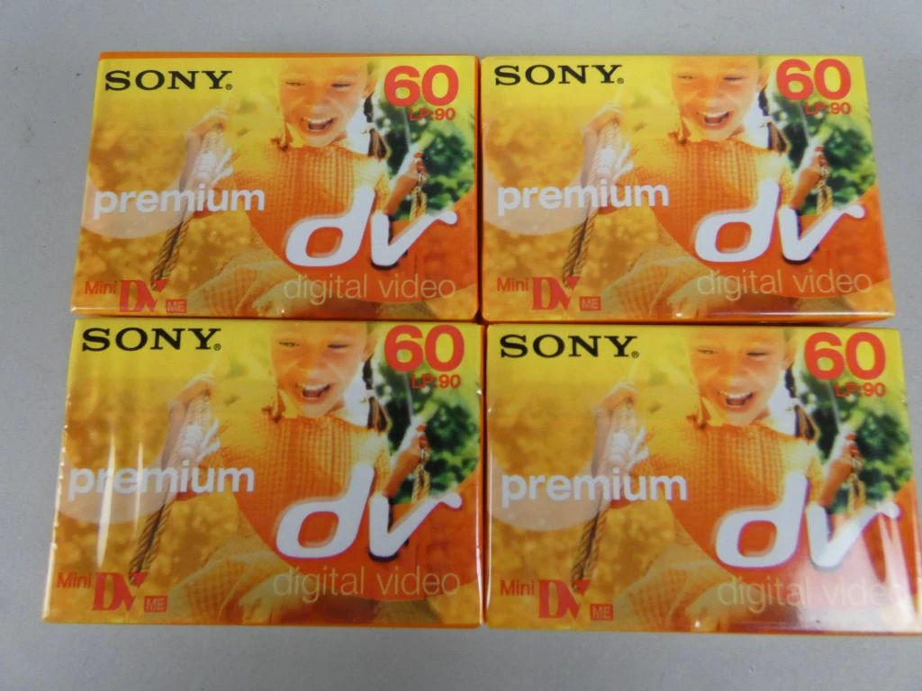 Verzameling van verschillende soorten lege videocassettes - foto 4