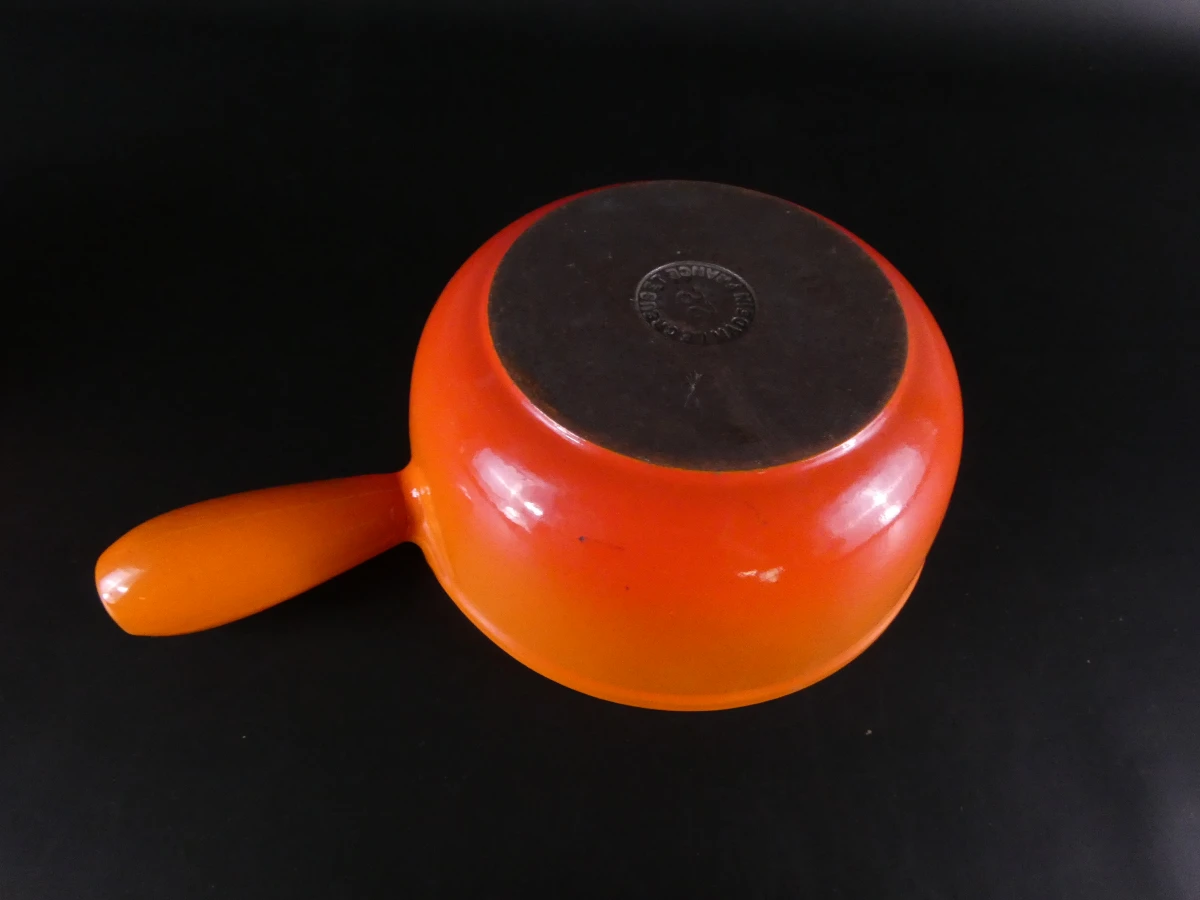 Vintage set van twee oranje geëmailleerde gietijzeren kookpotten, France - foto 4