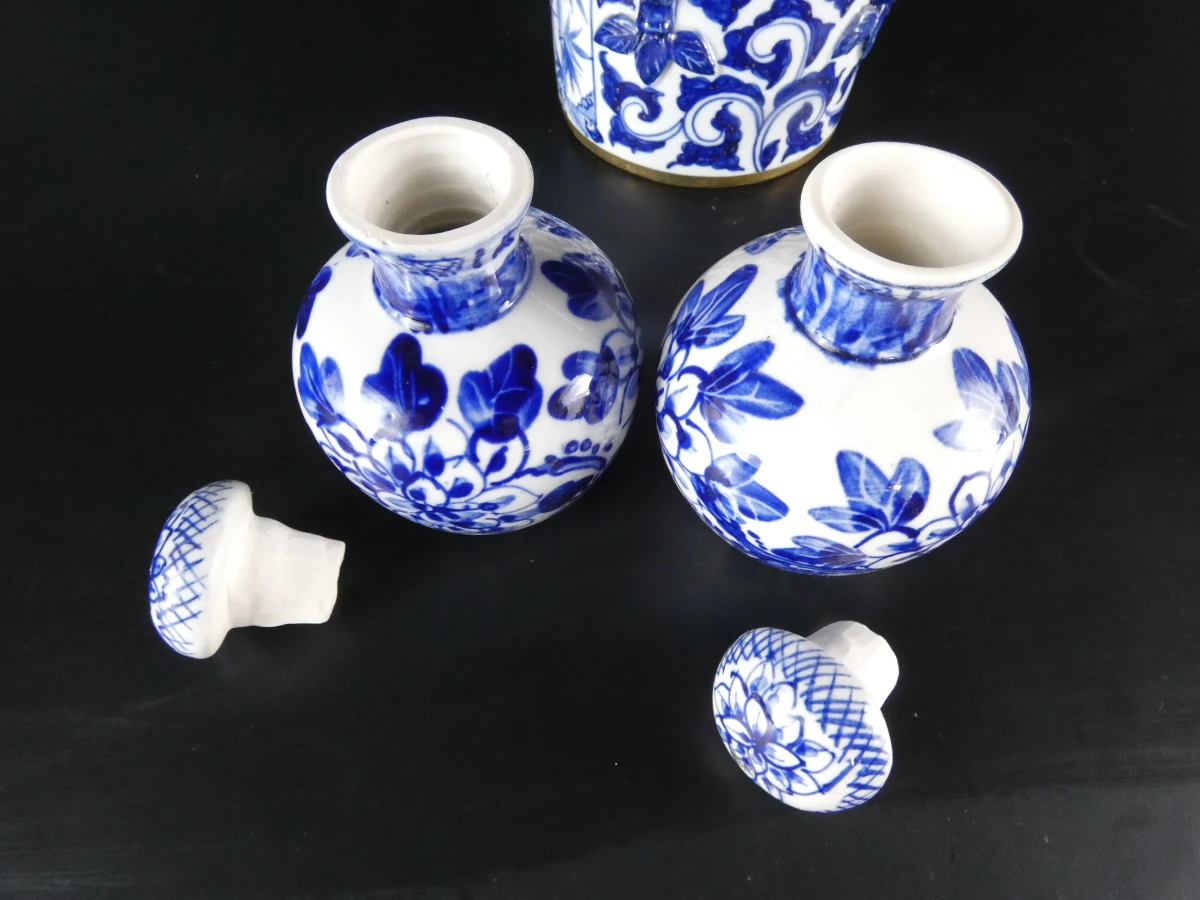 Decoratieve 3-delige blauw-witte porseleinen set - foto 3