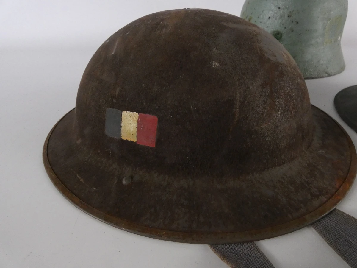 Collectie Belgische militaire helmen (3 stuks) - foto 18