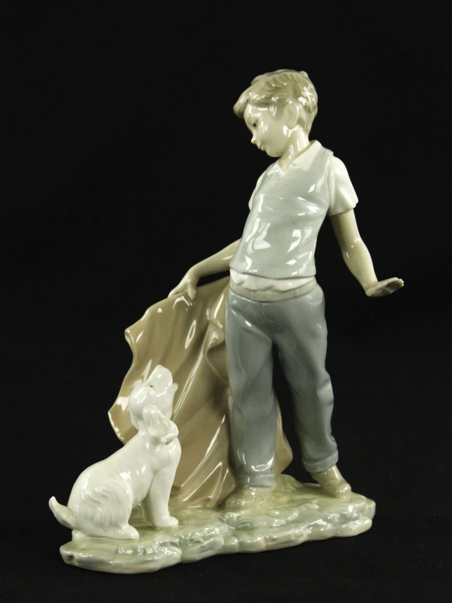 NAO by Lladró – “Niño Jugando con Cachorro” – Vicente Martínez - foto 2