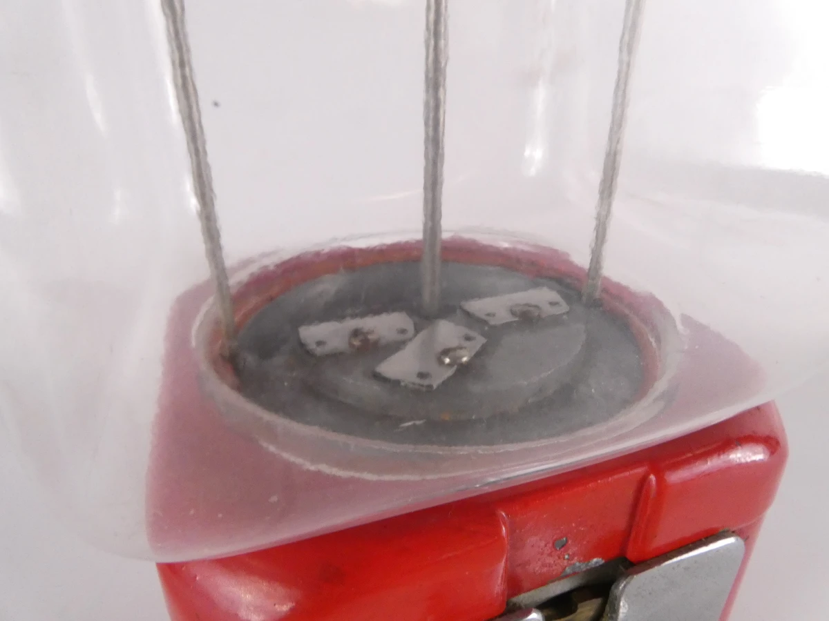 Vintage Belgische rode kauwgom- en snoepautomaat (verzamelobject) - foto 9