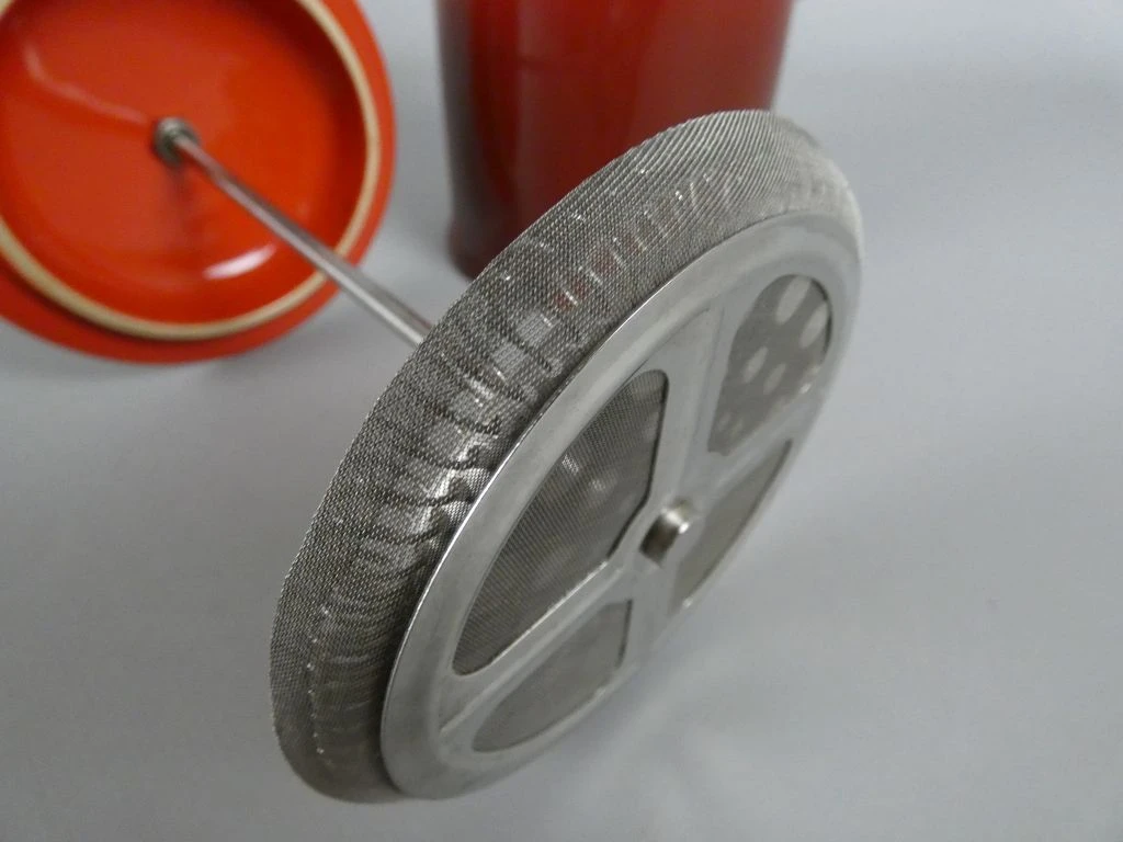 Le Creuset koffiepot met persfilter 1L in cerise - foto 4