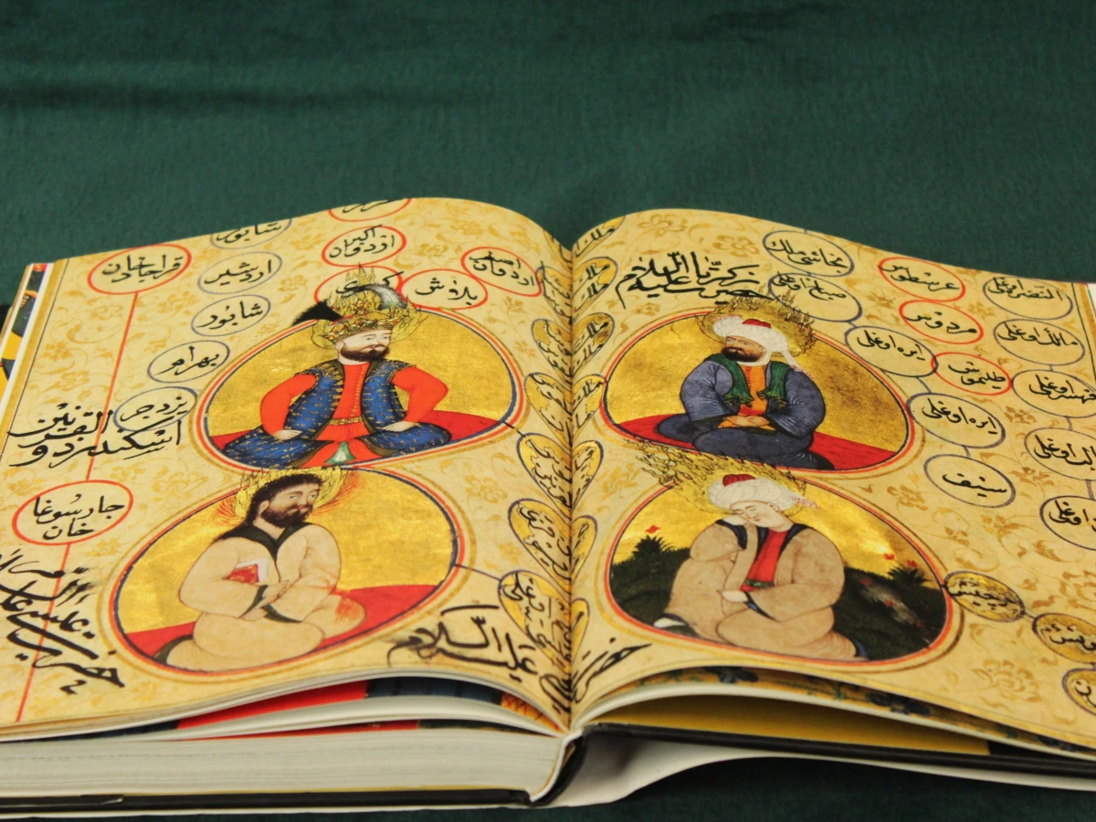 The Most Beautiful Bibles- Österreichische Nationalbibliothek edited by Andreas Fingernagel & Christian Gastgeber -Tashen - foto 7