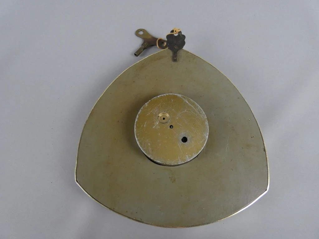 Vintage driehoekige wandklok met sleutel - foto 3