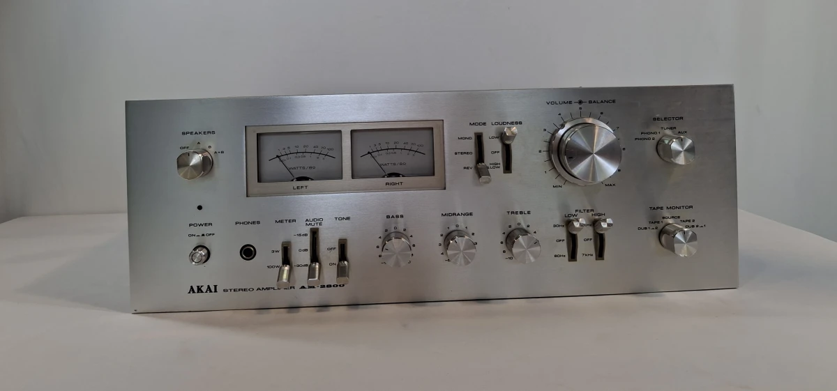 Vintage Akai AM-2800 Stereo Versterker - foto 2