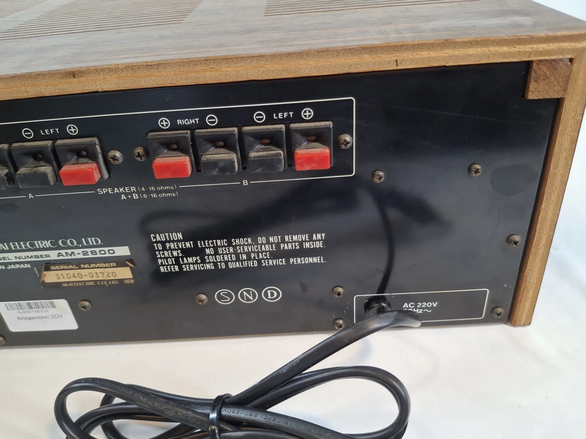 Vintage Akai AM-2800 Stereo Versterker - foto 7
