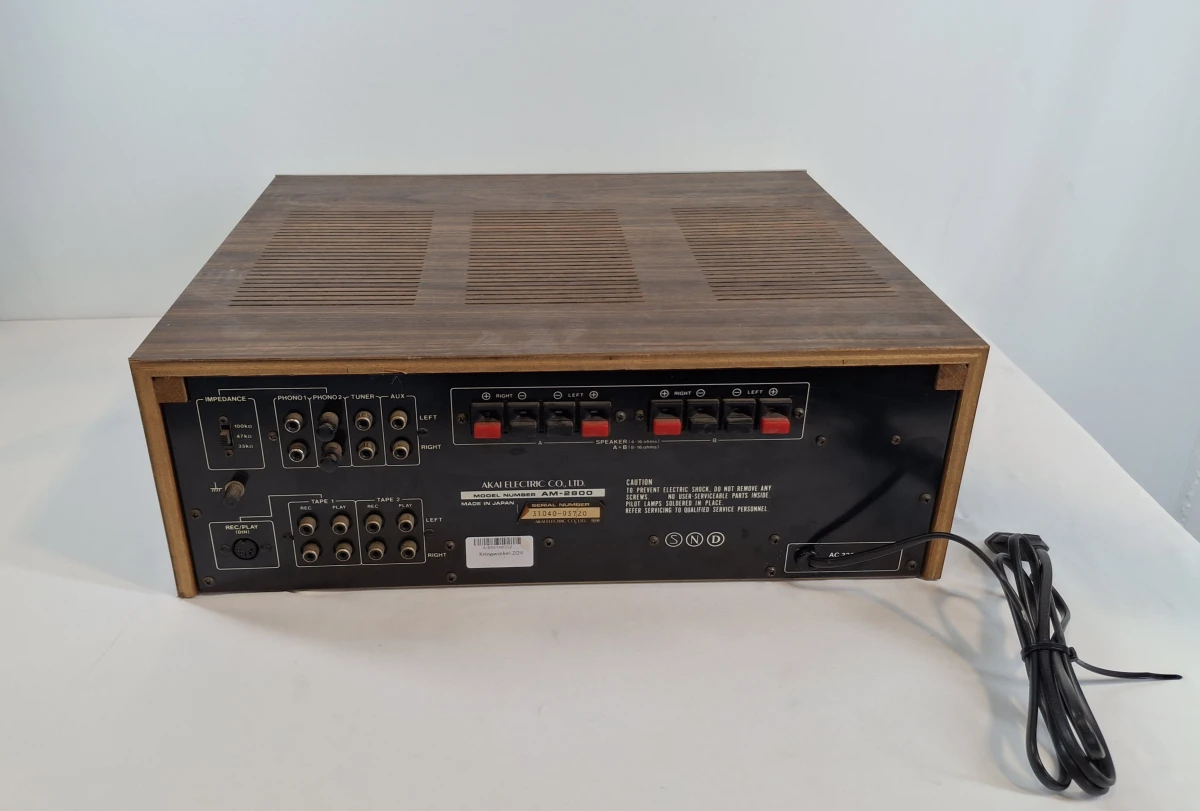 Vintage Akai AM-2800 Stereo Versterker - foto 4