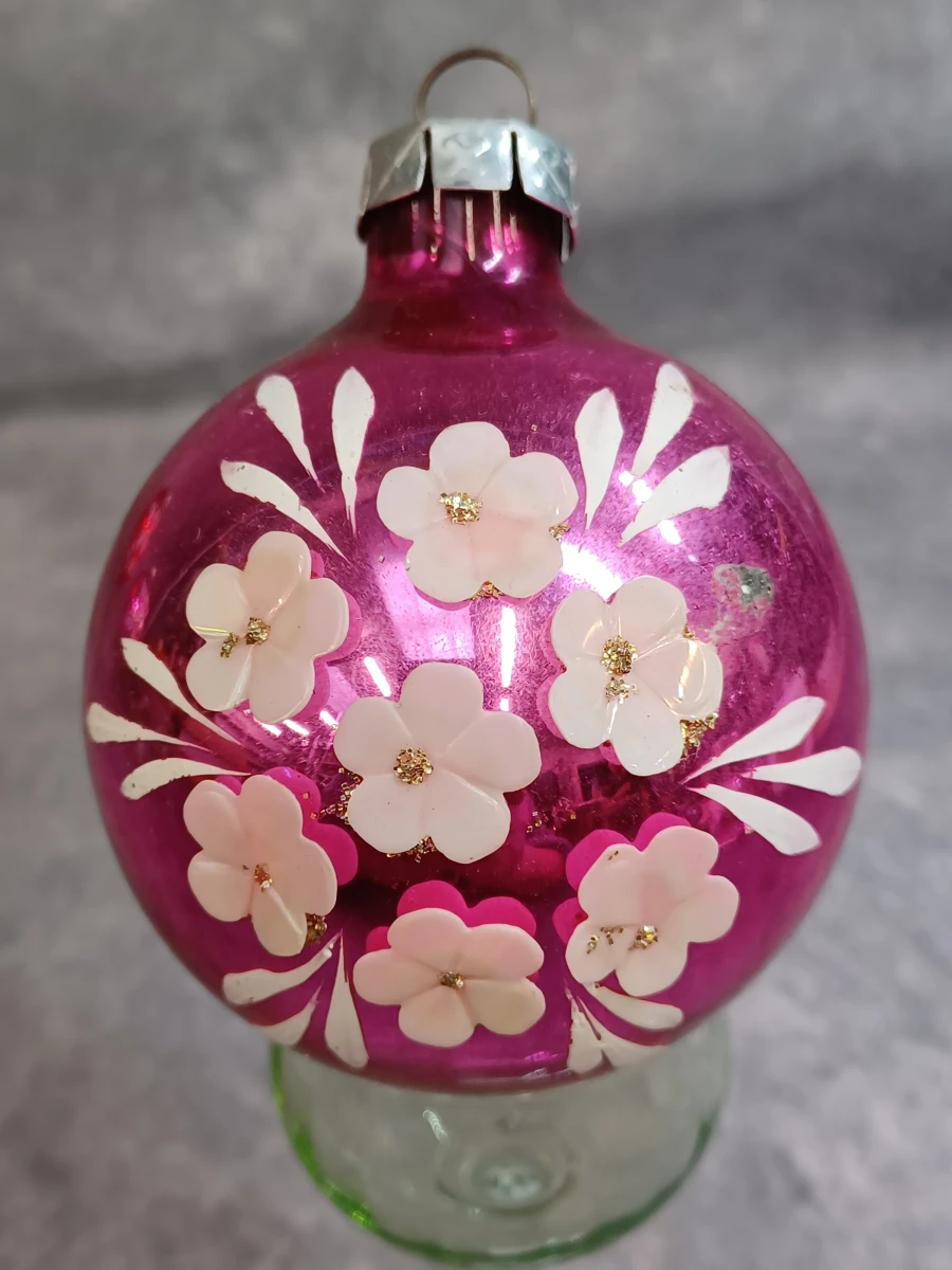 Set van 4 vintage glazen kerstballen met Bbloemmotief en pailletten - foto 4