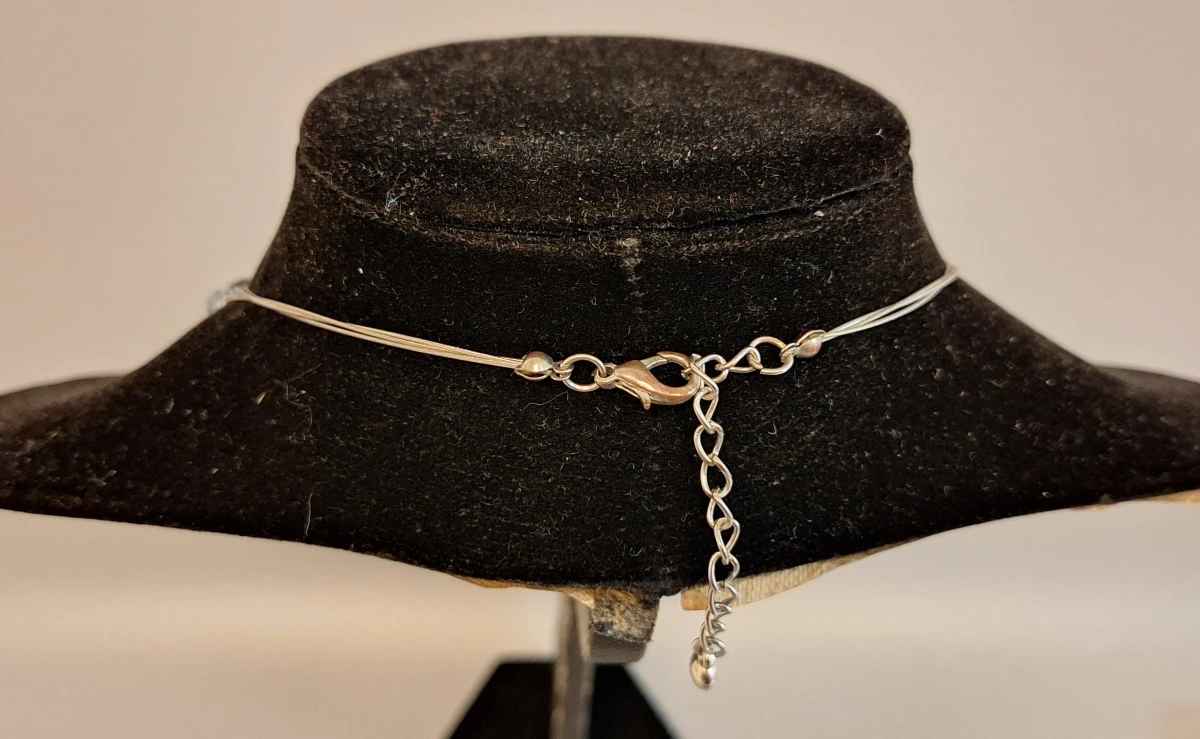 Veelkleurige ketting met blauwe en paarse kralen - foto 2