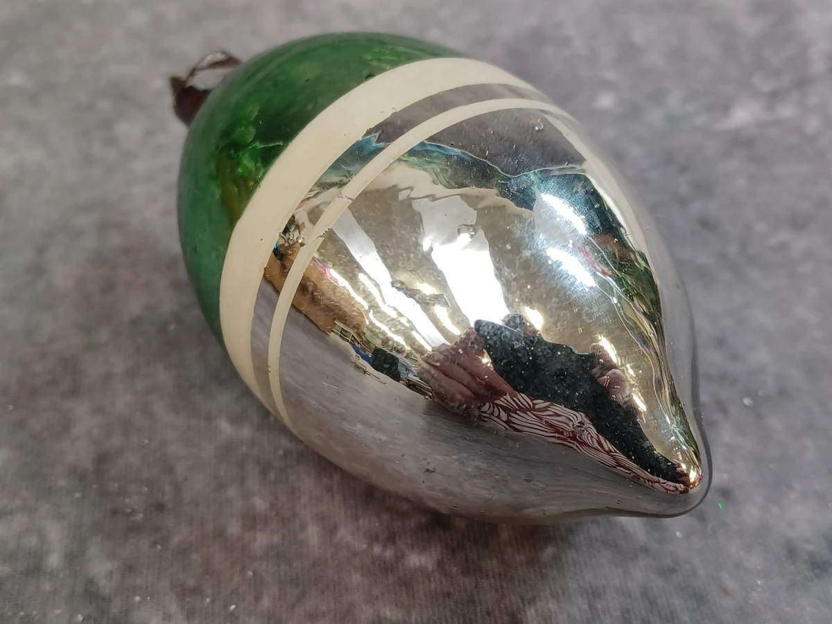 Vintage glazen Ajeko kersthanger in groen en zilver - foto 2
