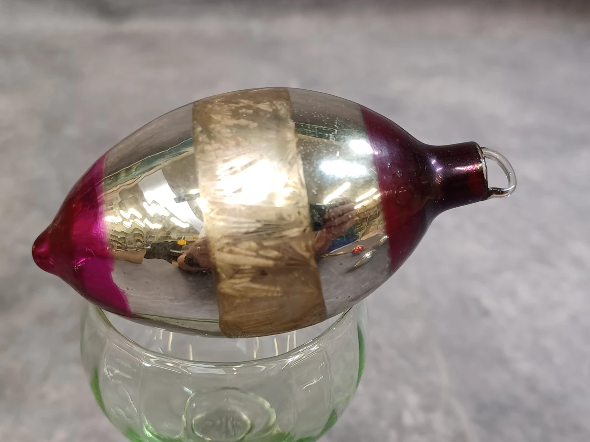 Vintage glazen Ajeko kersthanger in magenta, zilver en goud - foto 4