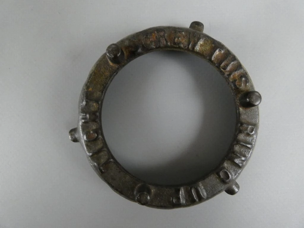 Antieke handmatige vleesmolen - foto 5