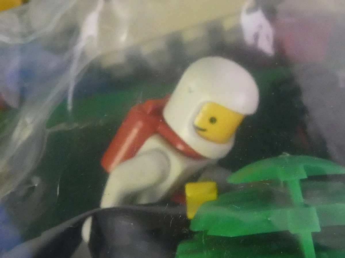 Houten Lego-opbergdoos met vakjes en gemengde Lego-onderdelen - foto 4