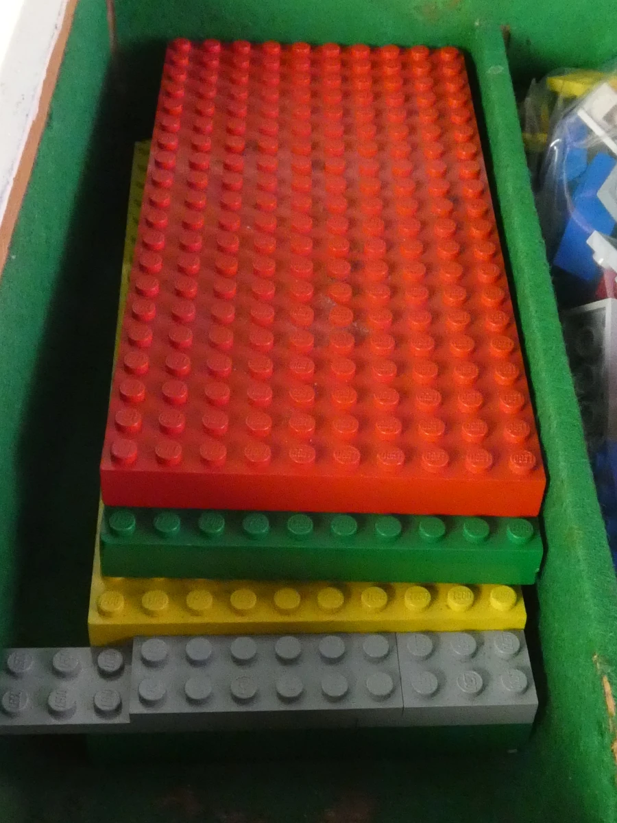 Houten Lego-opbergdoos met vakjes en gemengde Lego-onderdelen - foto 6