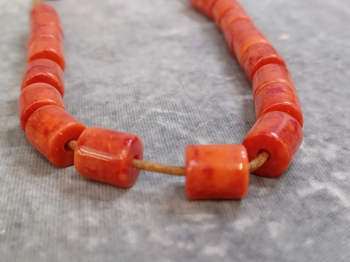 Sieradenset met rode kralen - Ketting en oorbellen - foto 4