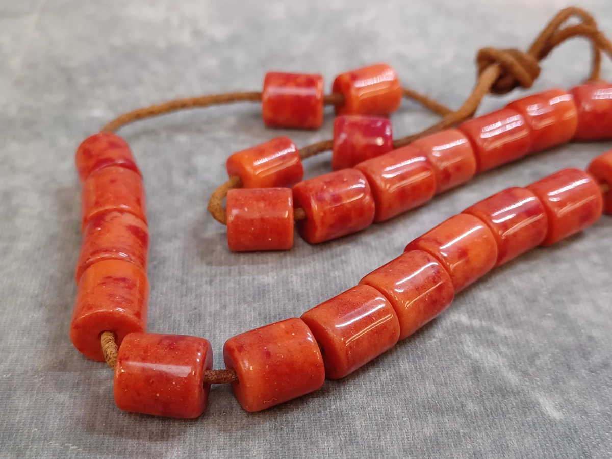 Sieradenset met rode kralen - Ketting en oorbellen - foto 5