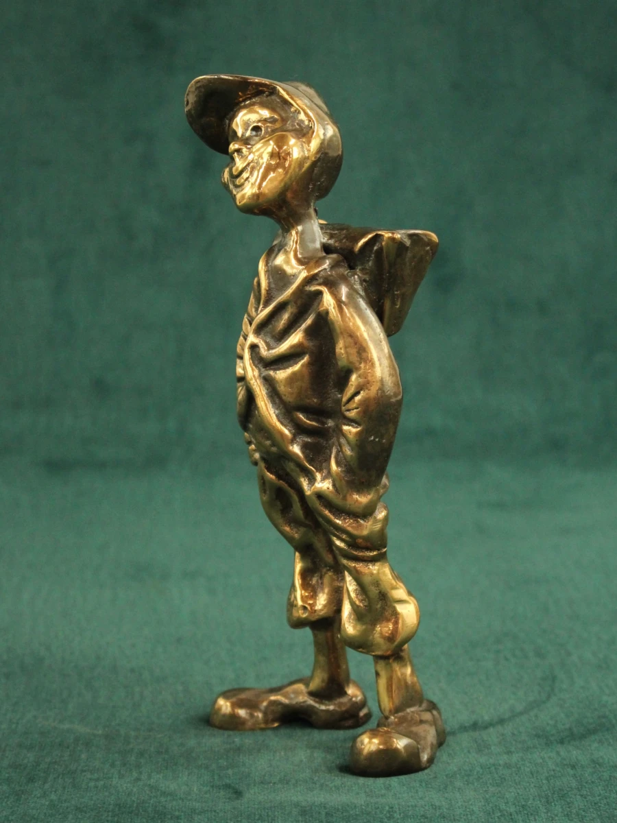 Yves Lohé (°1947) Bronzen Figuur met Rugzak - foto 3