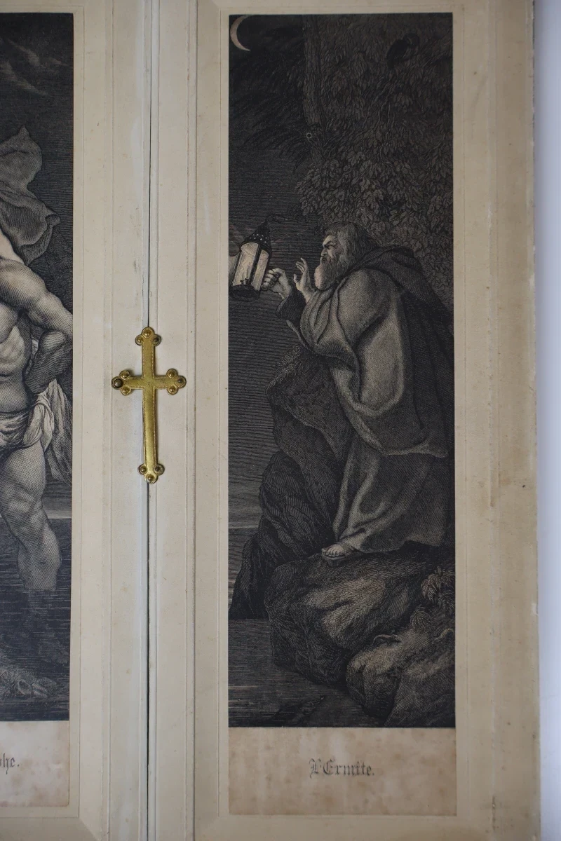 Religieus oratorium-drieluik met pauselijk wapen - foto 7