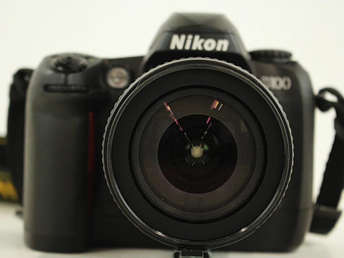 Nikon D100 digitale spiegelreflexcamera met lens en accessoires - foto 5