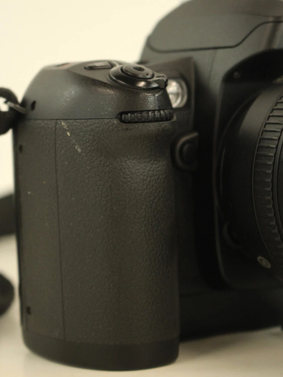 Nikon D100 digitale spiegelreflexcamera met lens en accessoires - foto 7