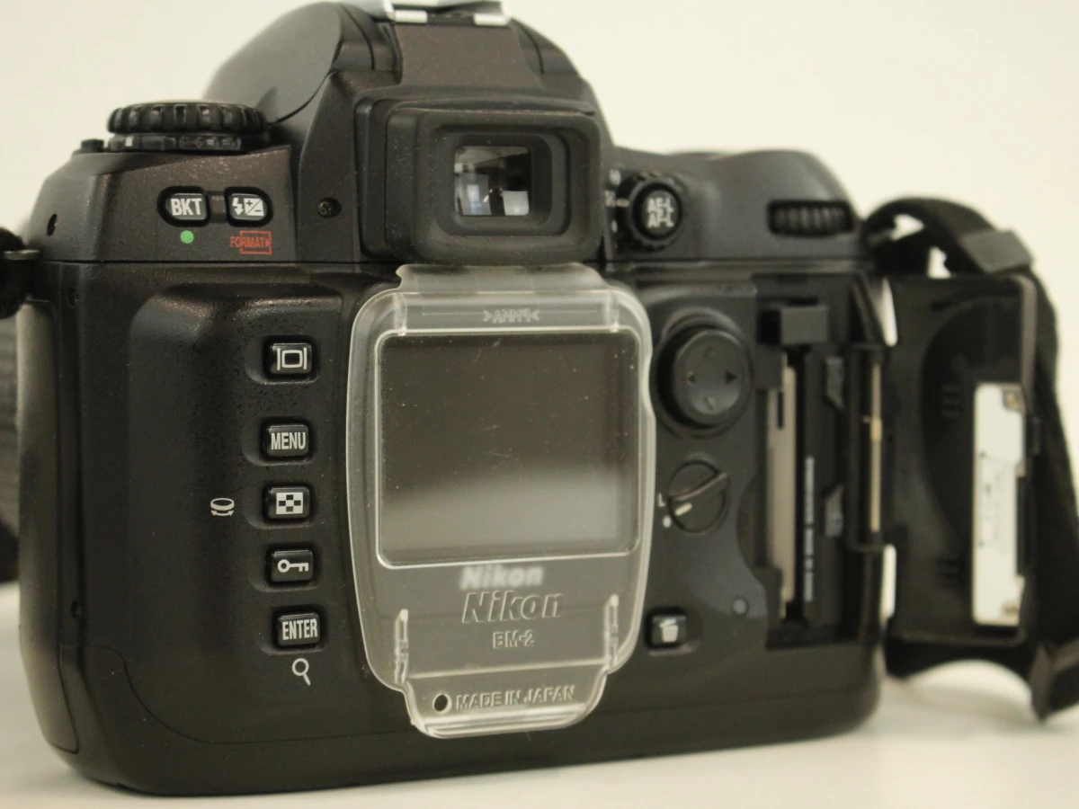 Nikon D100 digitale spiegelreflexcamera met lens en accessoires - foto 10