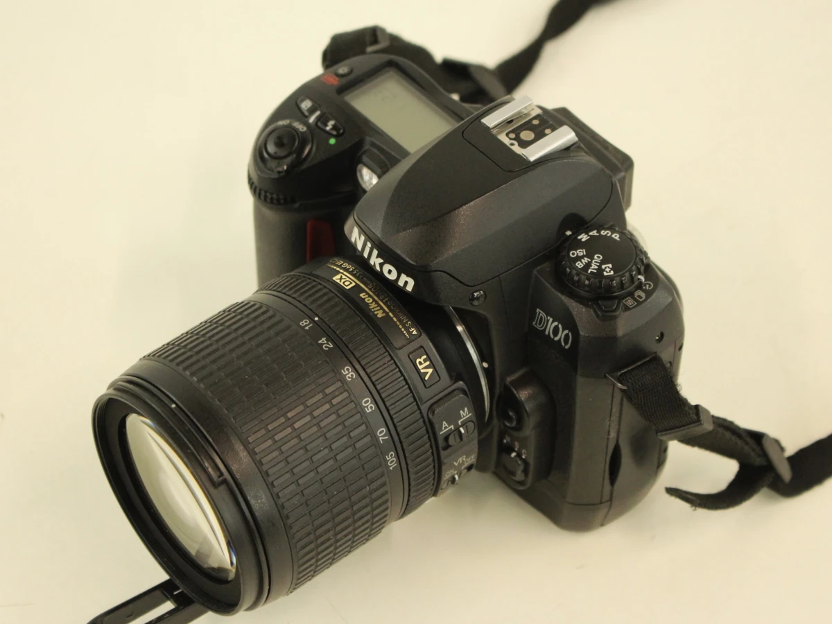 Nikon D100 digitale spiegelreflexcamera met lens en accessoires - foto 12