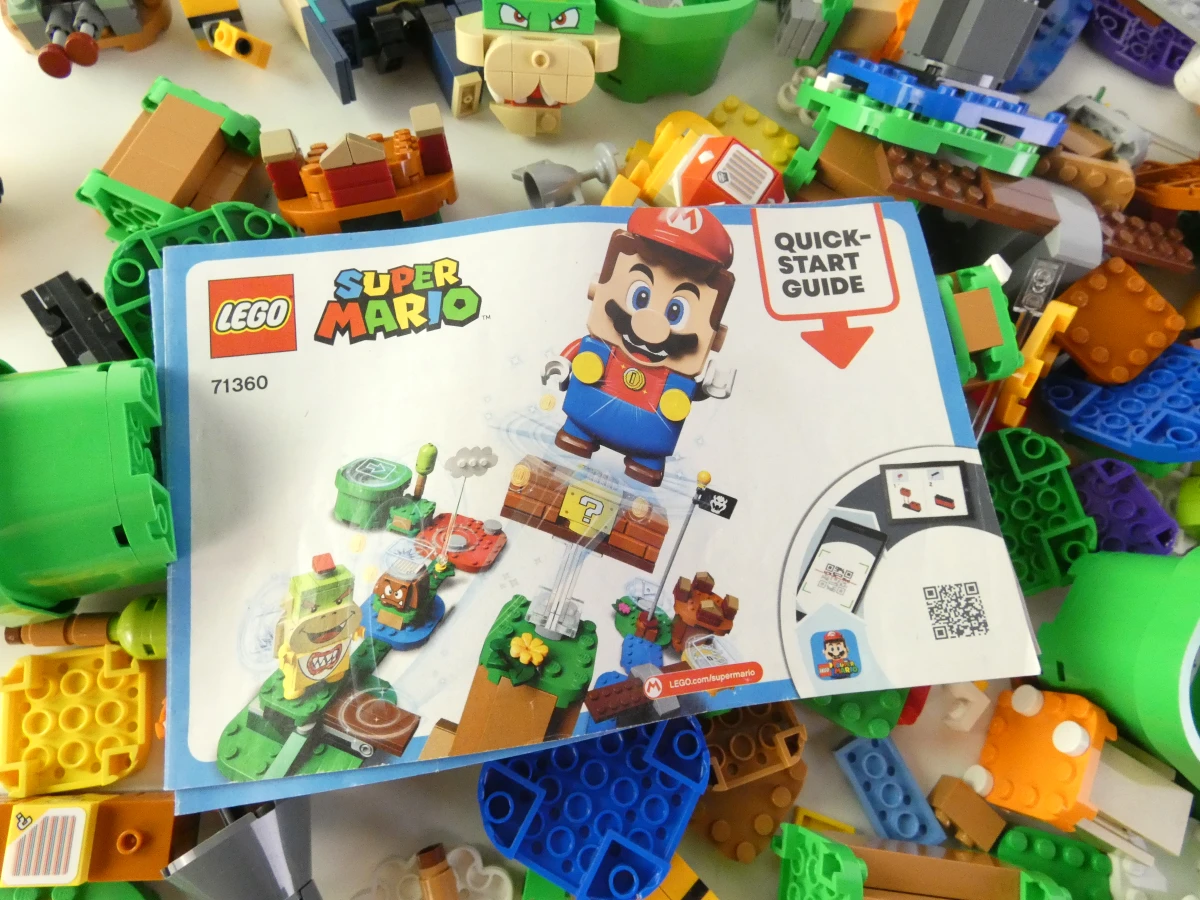 LEGO Super Mario set 71360 met diverse onderdelen en figuren - foto 2