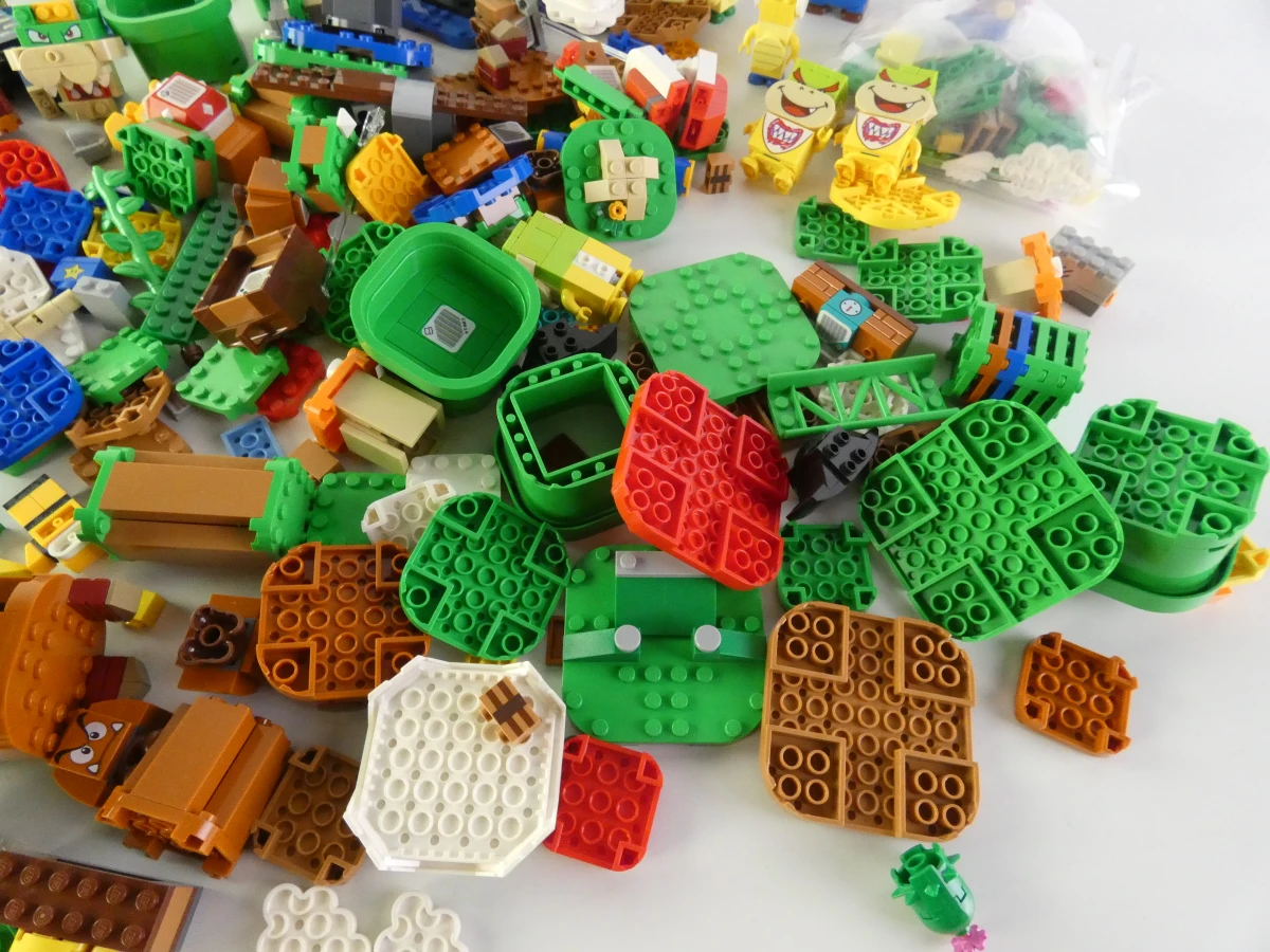LEGO Super Mario set 71360 met diverse onderdelen en figuren - foto 3
