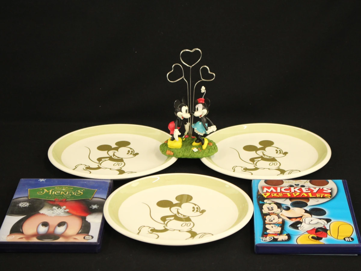 Groot Disney verzamelpakket servies, figuren, dvd’s, boeken & vintage  8mm film - foto 6