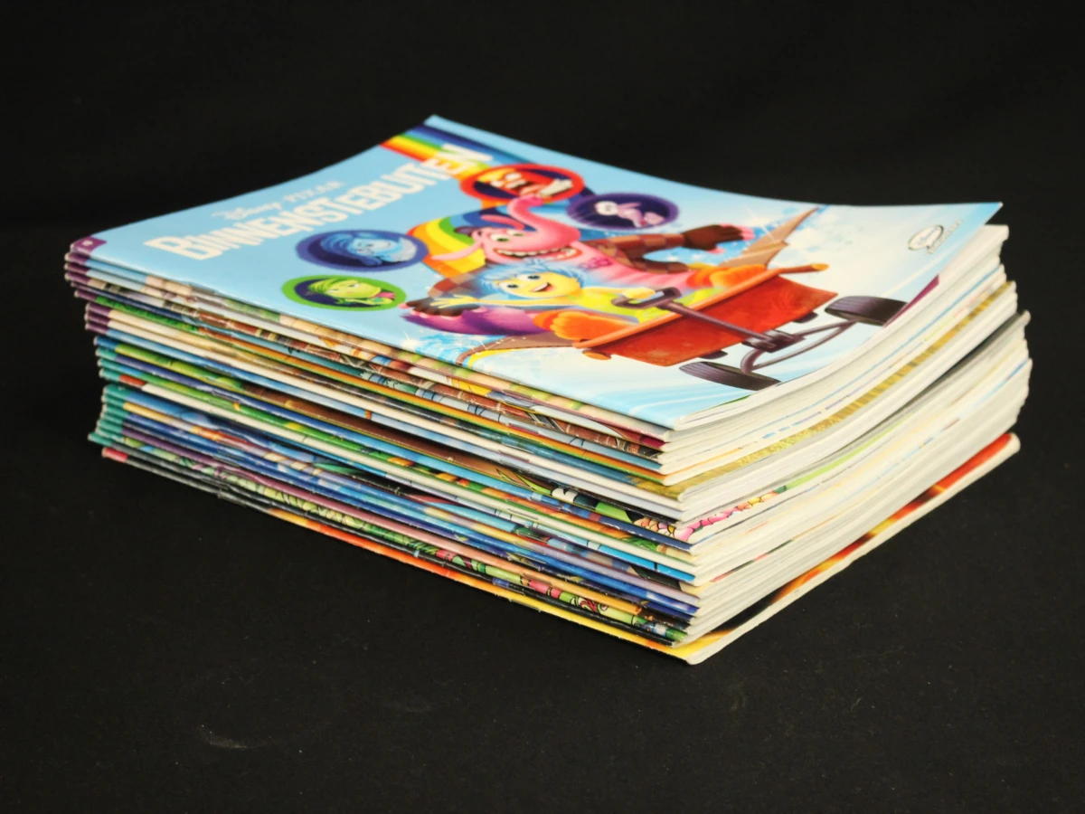 Groot Disney verzamelpakket servies, figuren, dvd’s, boeken & vintage  8mm film - foto 10