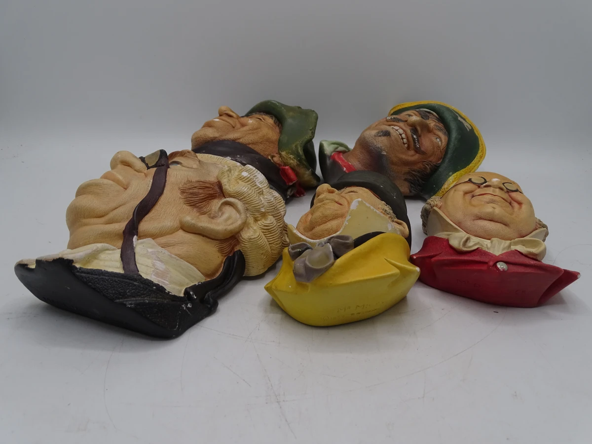 Set van 5 decoratieve wandmaskers met historische figuren - foto 14