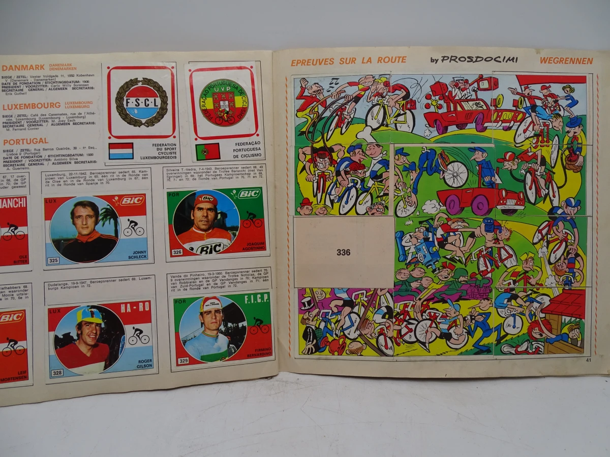 Verzameling oude Panini voetbal- en wielrenstickers 1971-1977 - foto 44
