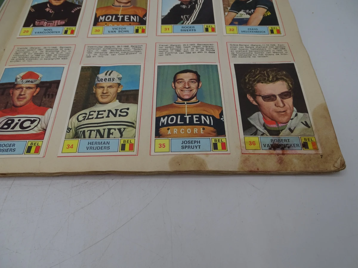 Verzameling oude Panini voetbal- en wielrenstickers 1971-1977 - foto 13