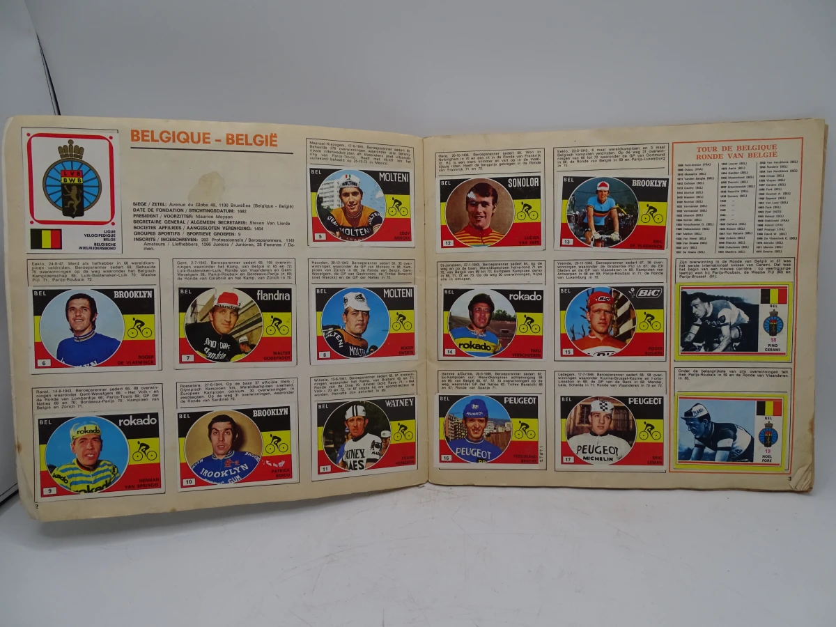 Verzameling oude Panini voetbal- en wielrenstickers 1971-1977 - foto 37