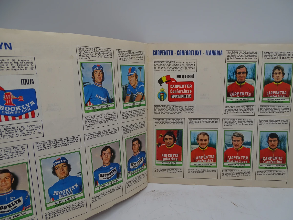 Verzameling oude Panini voetbal- en wielrenstickers 1971-1977 - foto 50