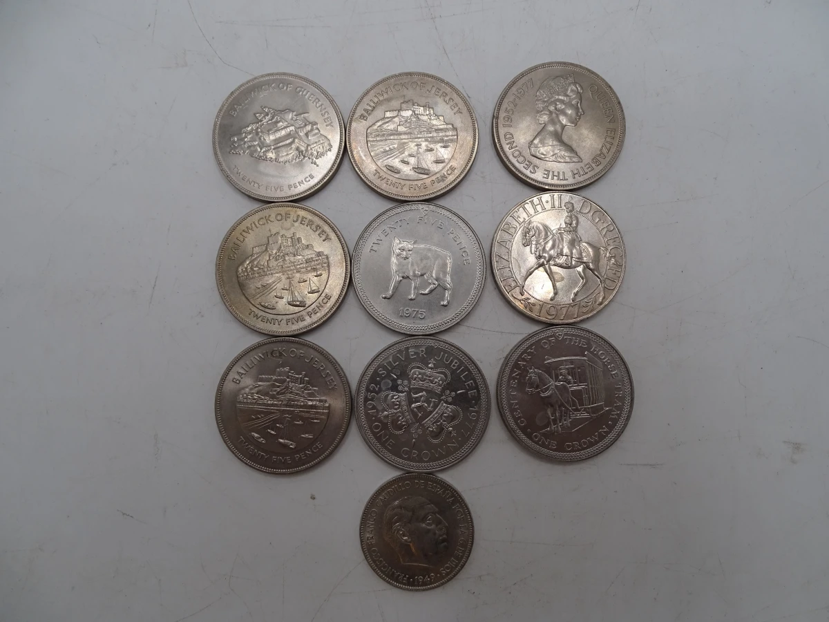 Verzameling oude munten en bankbiljetten in album - foto 40