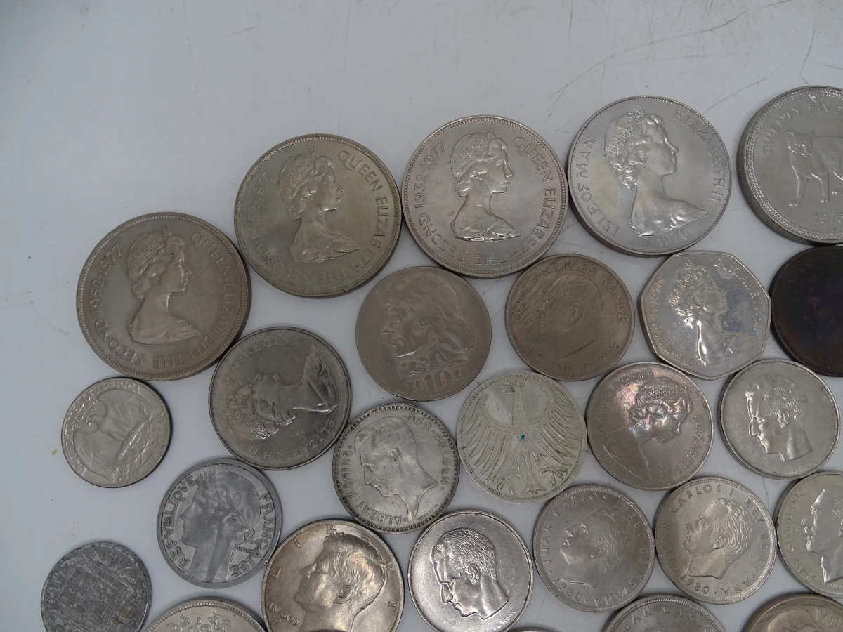 Verzameling oude munten en bankbiljetten in album - foto 3