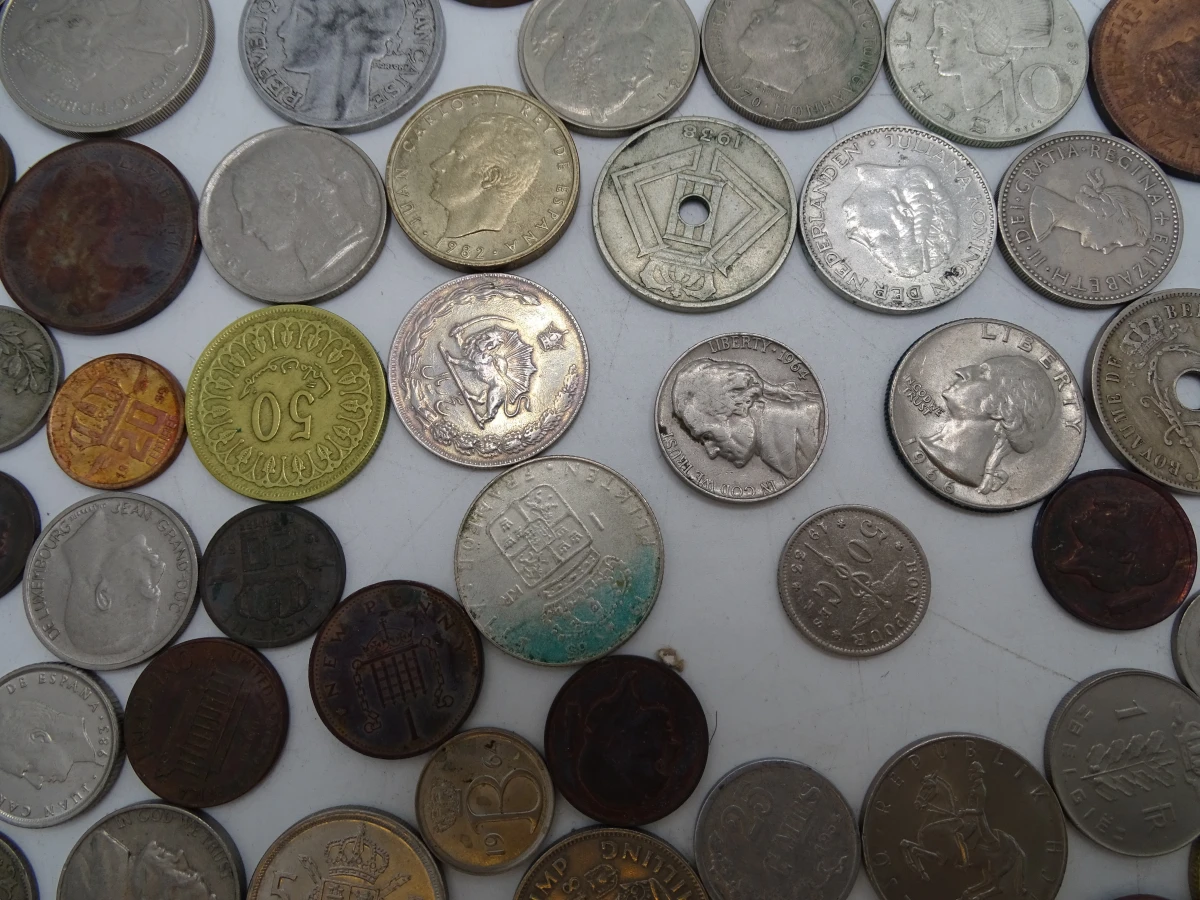Verzameling oude munten en bankbiljetten in album - foto 14